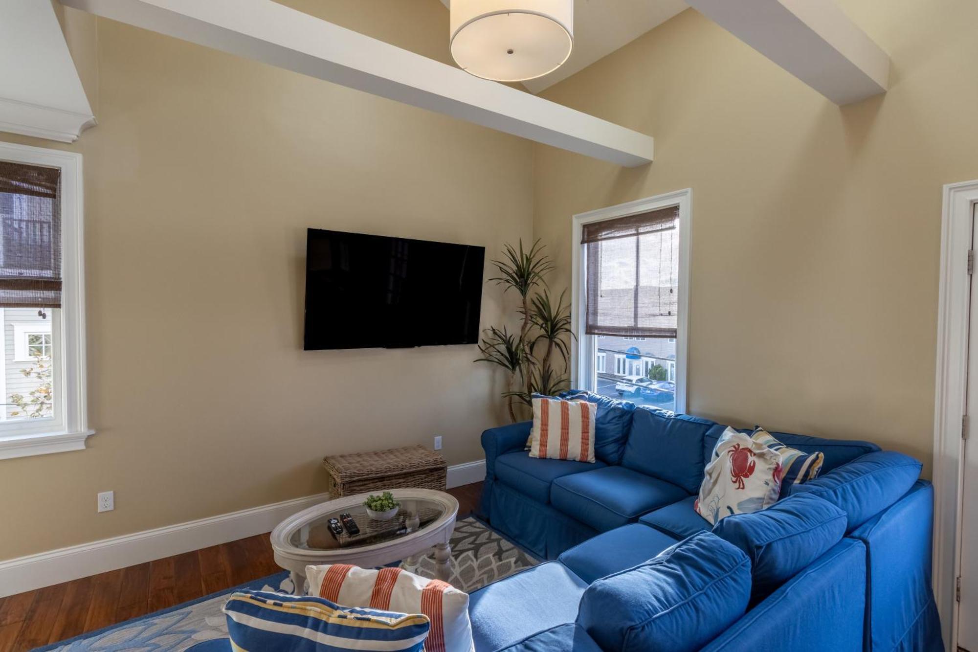 The Newport Lofts - 546 Thames Street Apartment Екстериор снимка